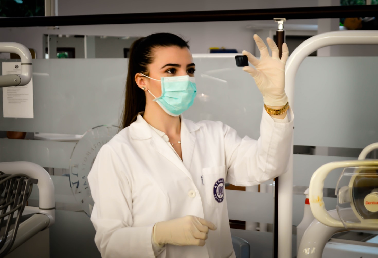Empresa canadiense invertirá $300,000 para financiar ensayos sobre cannabis medicinal para tratar el Alzheimer y la EM